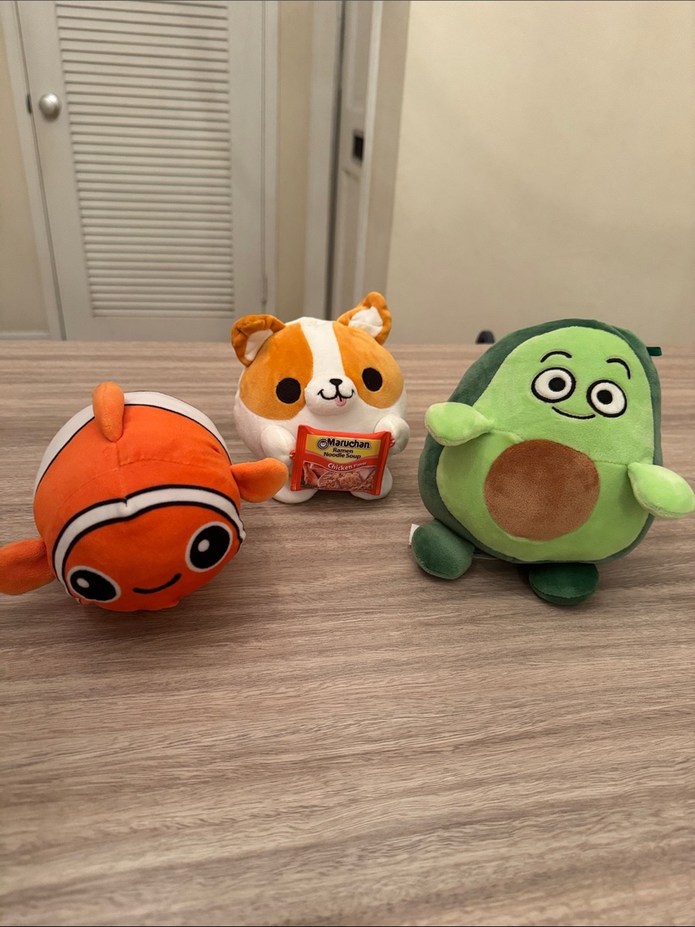 Bundle plush toys Orange Clownfish, Green Avocado & Orange-White Corgi Stuffed